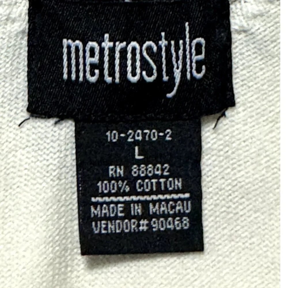 Women's Black | Cream V Neck Sweater Size: L